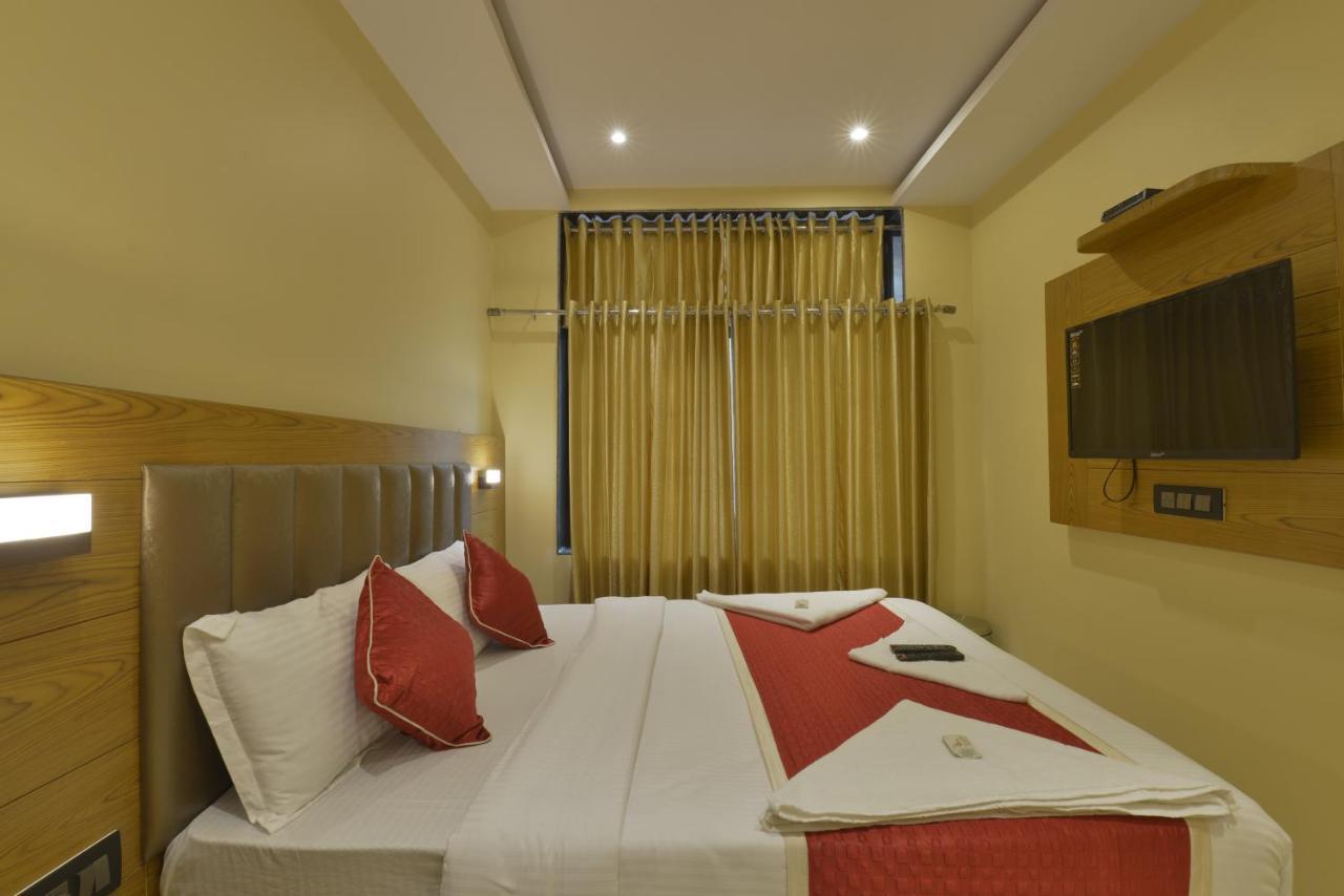Hotel Residency Park Mumbai  Buitenkant foto