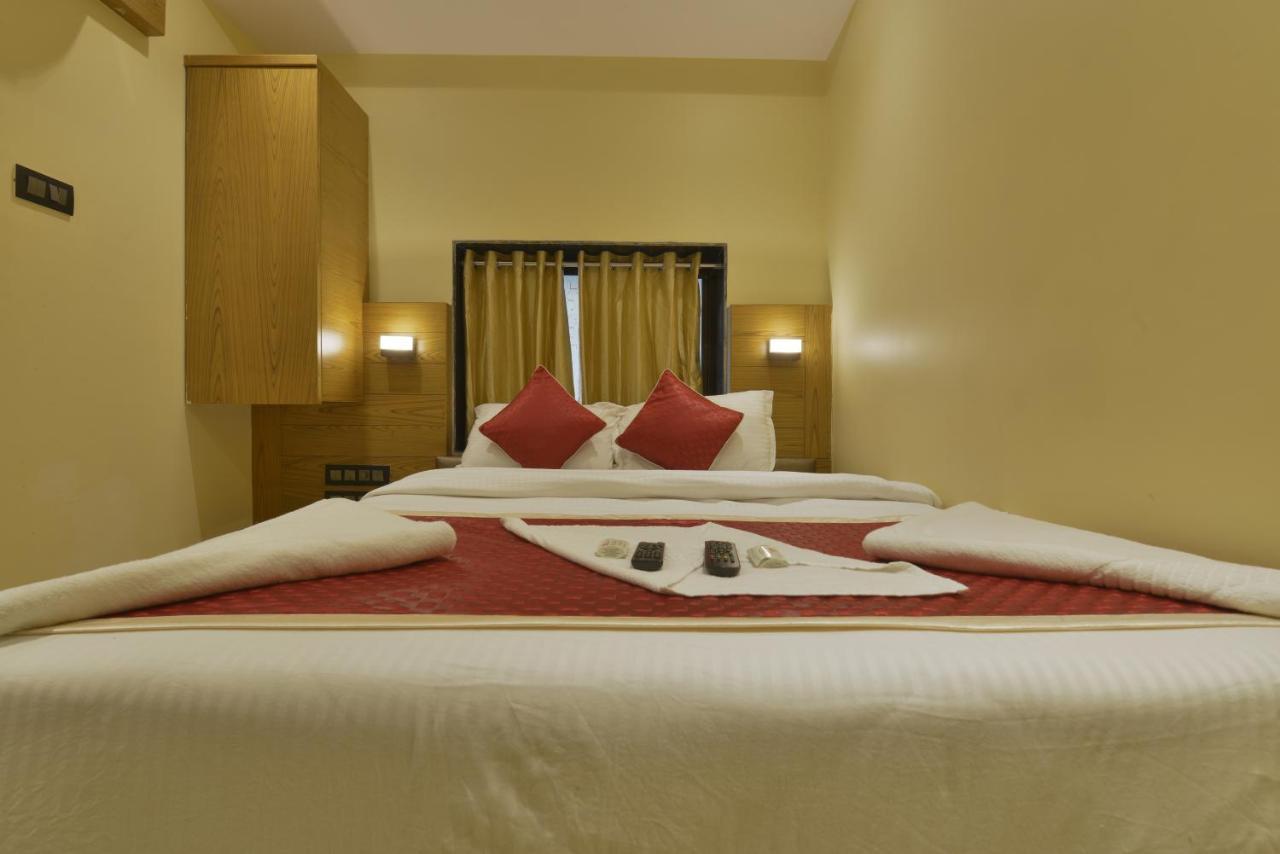 Hotel Residency Park Mumbai  Buitenkant foto