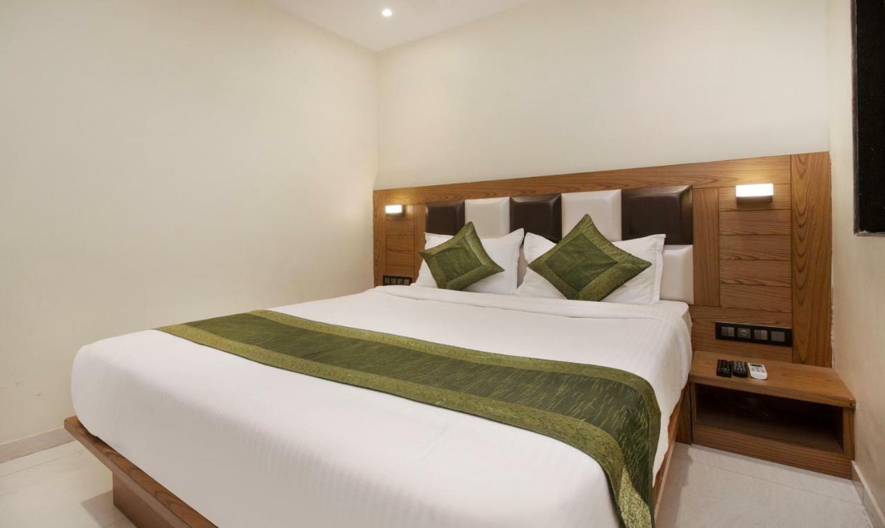Hotel Residency Park Mumbai  Buitenkant foto