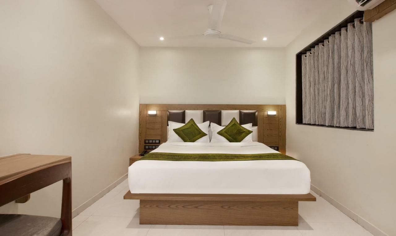 Hotel Residency Park Mumbai  Buitenkant foto