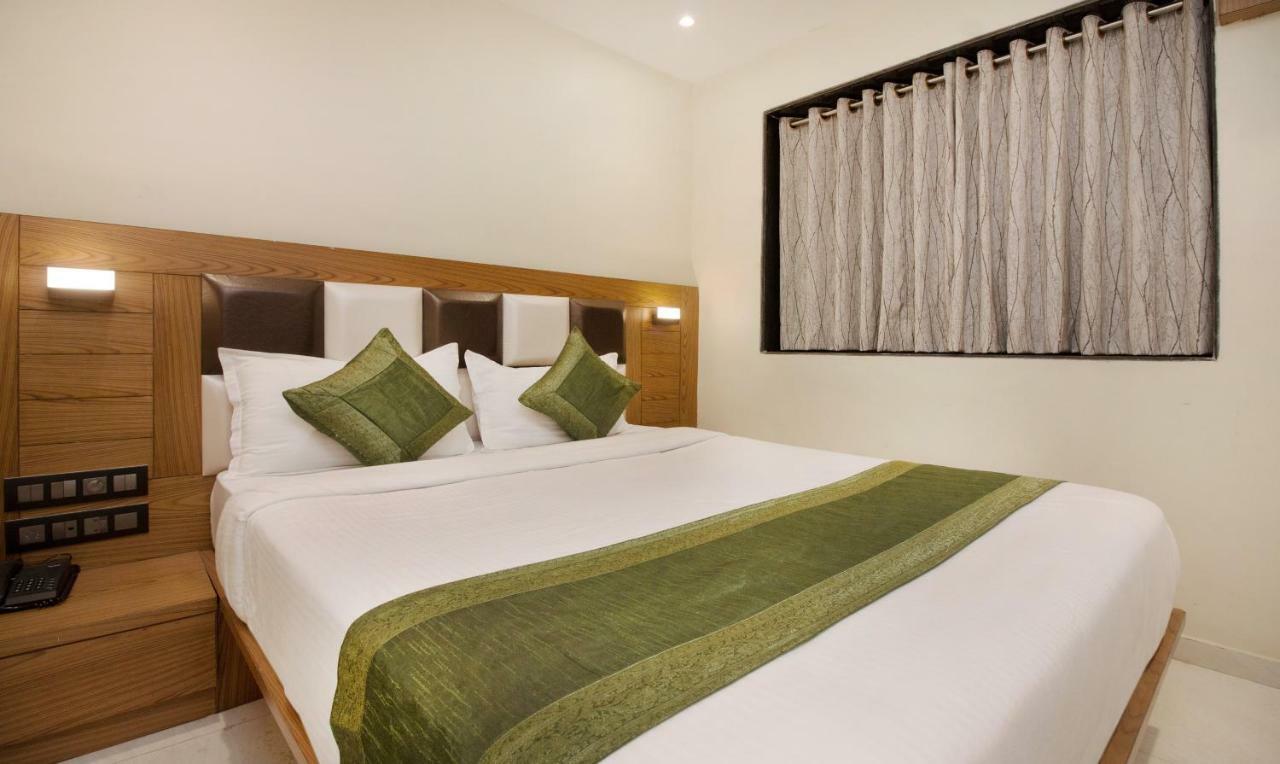 Hotel Residency Park Mumbai  Buitenkant foto