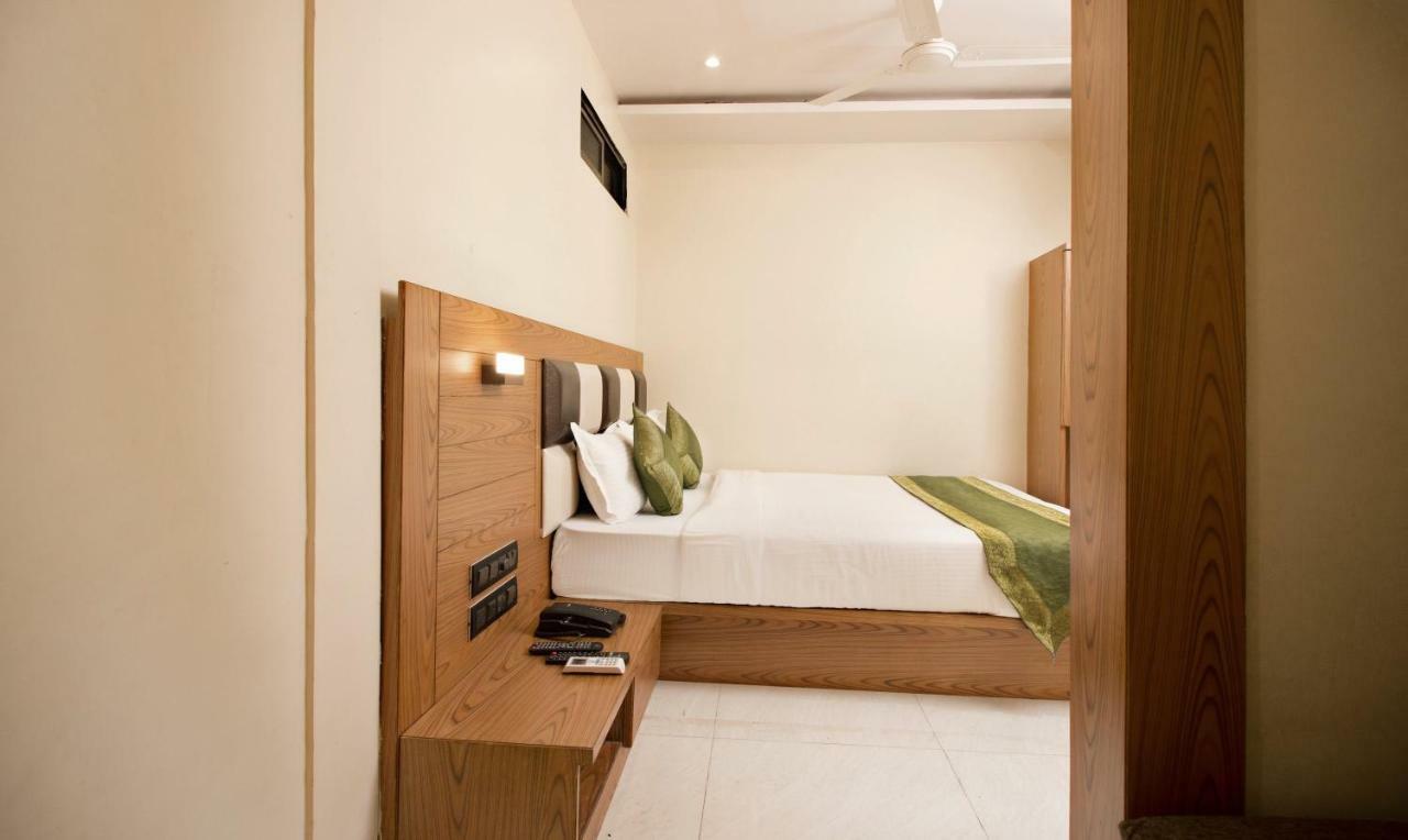 Hotel Residency Park Mumbai  Buitenkant foto