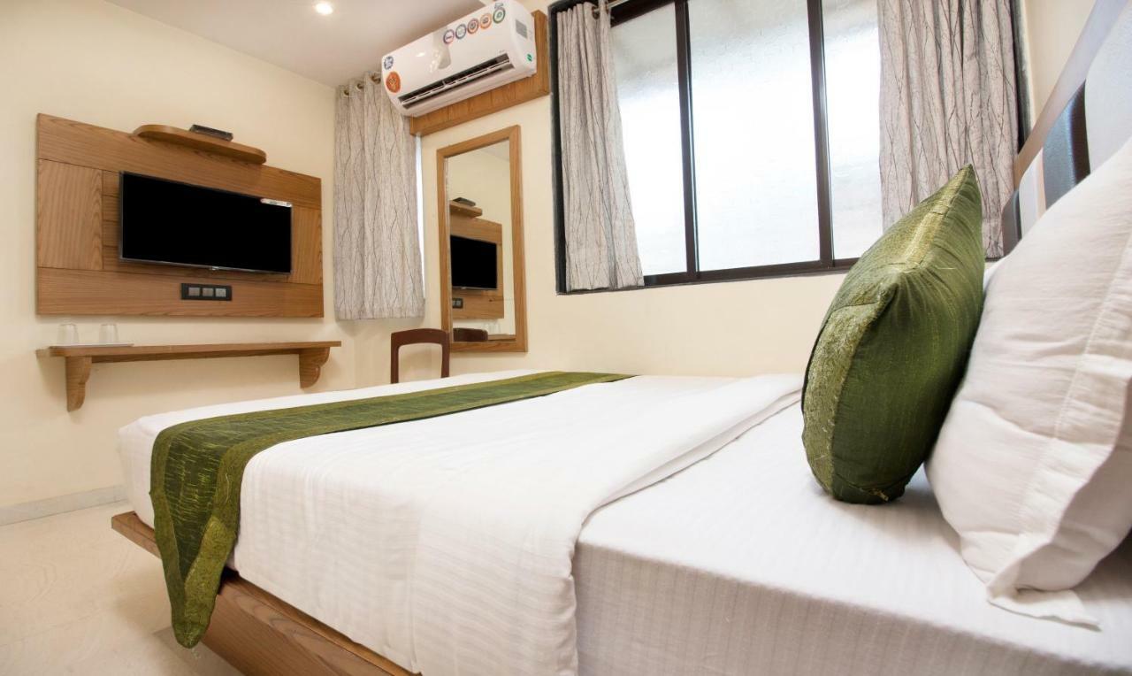 Hotel Residency Park Mumbai  Buitenkant foto